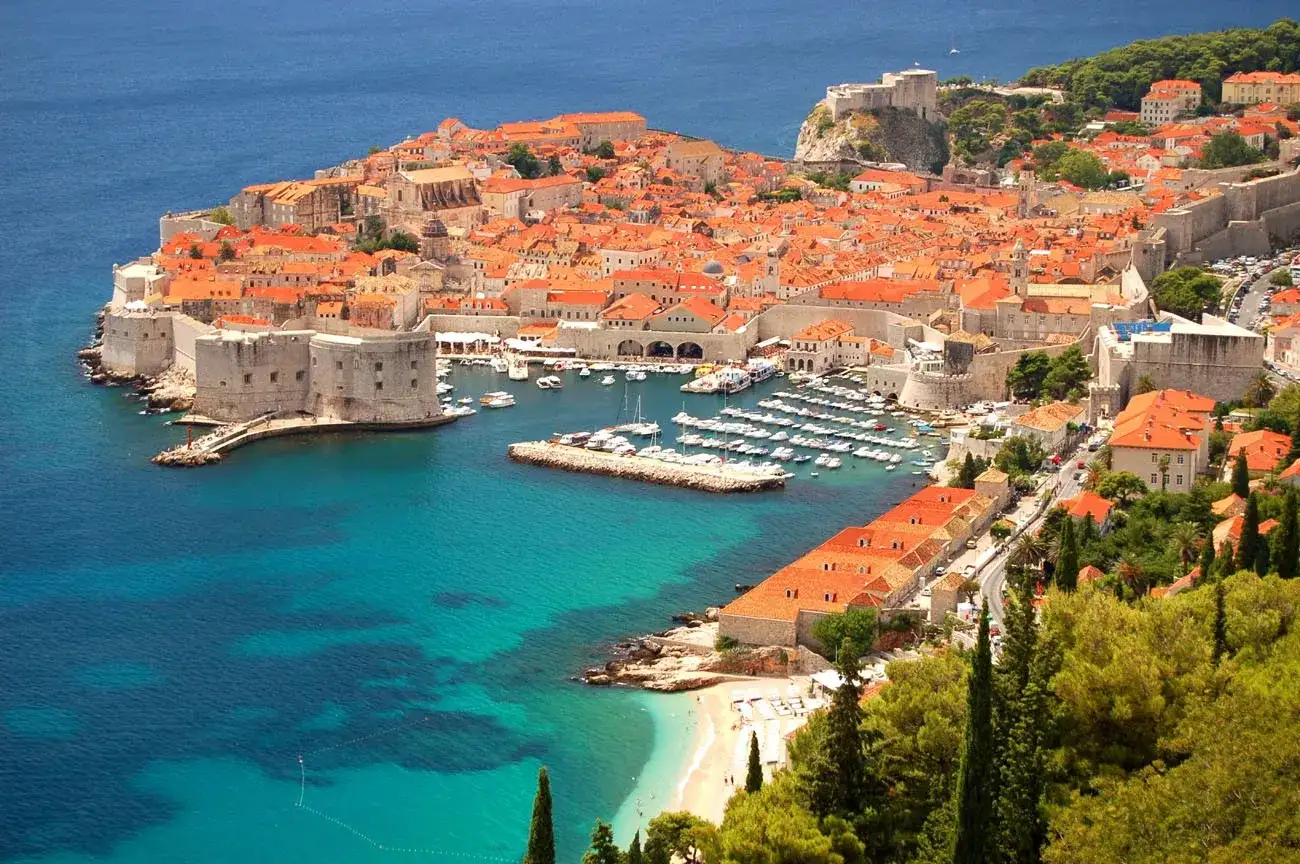 Vista deslumbrante sobre a cidade antiga de Dubrovnik, Croácia