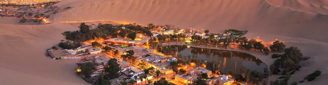 Pessoa em camelo no deserto