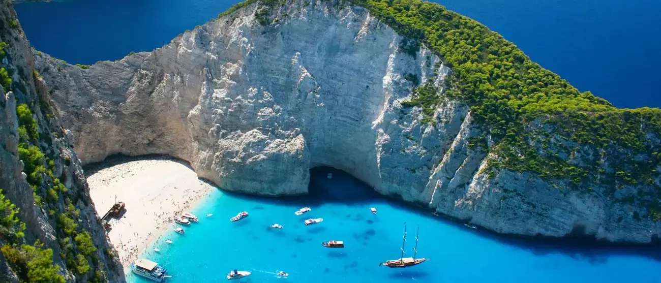 praia-de-navagio-em-zakynthos