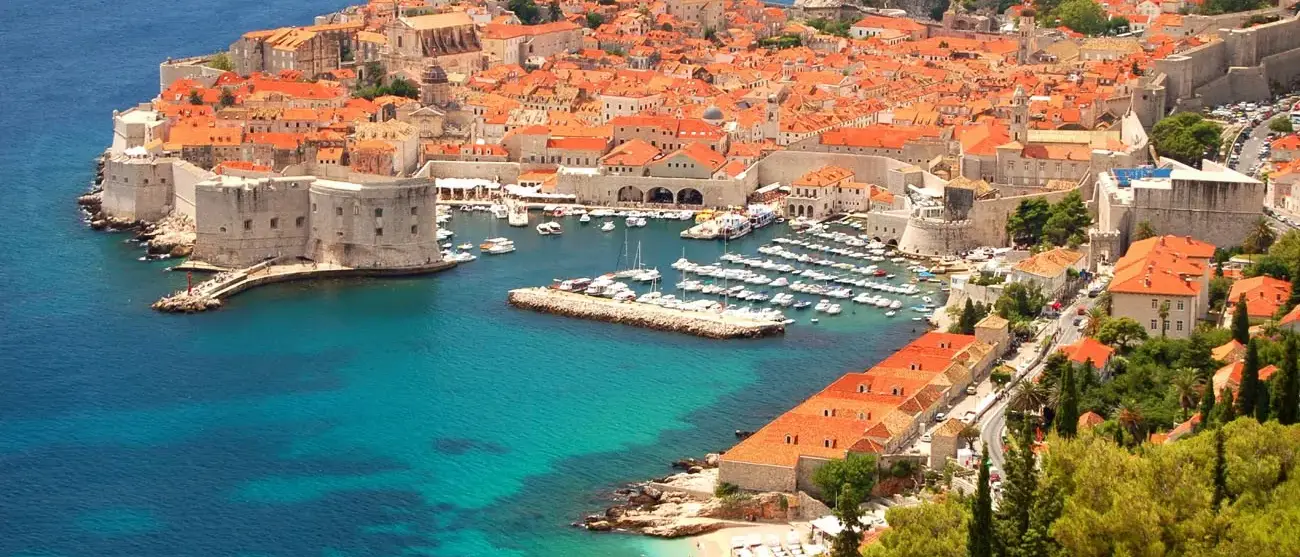 Vista deslumbrante sobre a cidade antiga de Dubrovnik, Croácia
