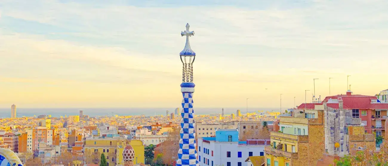 Vistas a partir do Parc Guell projetado por Antoni Gaudi, Barcelona, Espanha