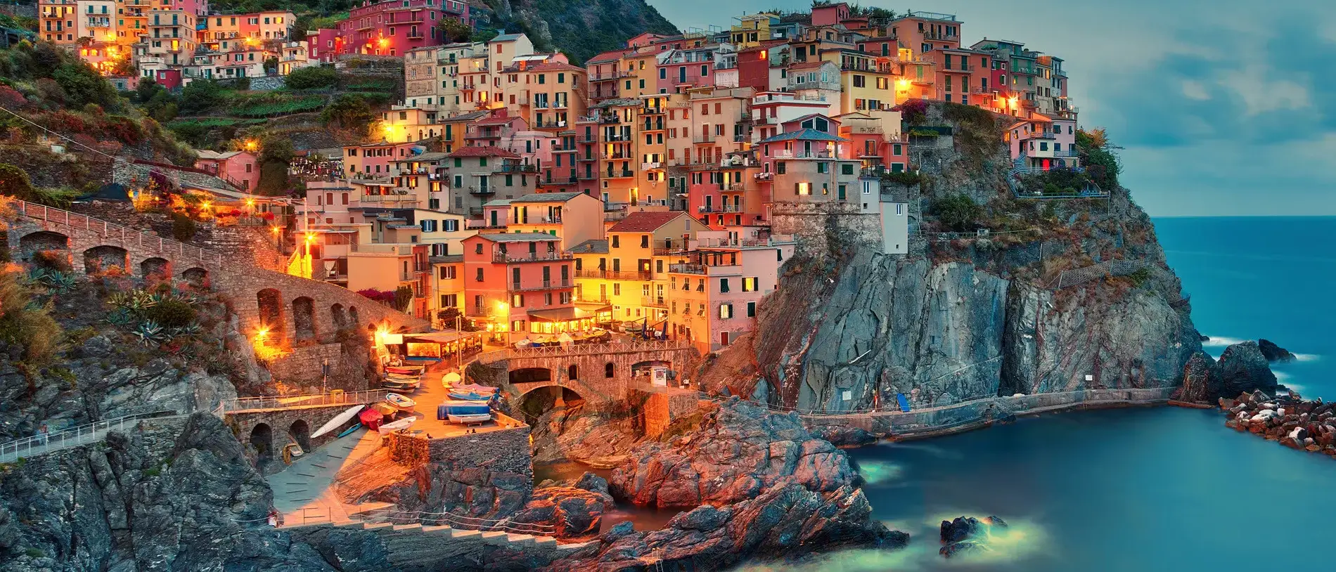 Manarola a noite, Cinque Terre, Itália