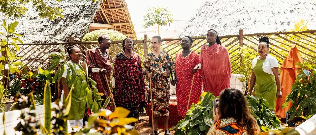 Arusha, Bushtops & Essque Zalu