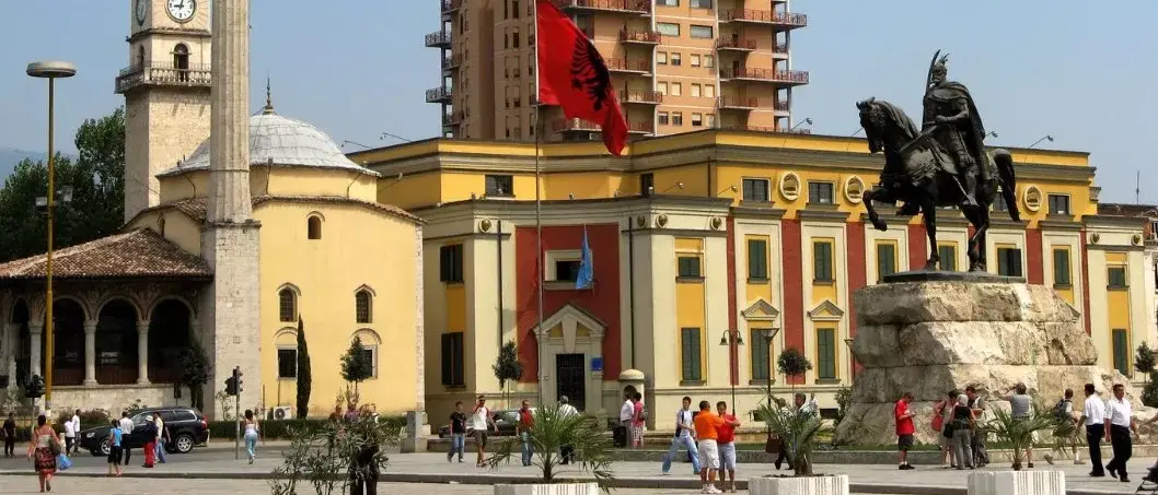 As Novas Joias até Sofia ou Bucareste