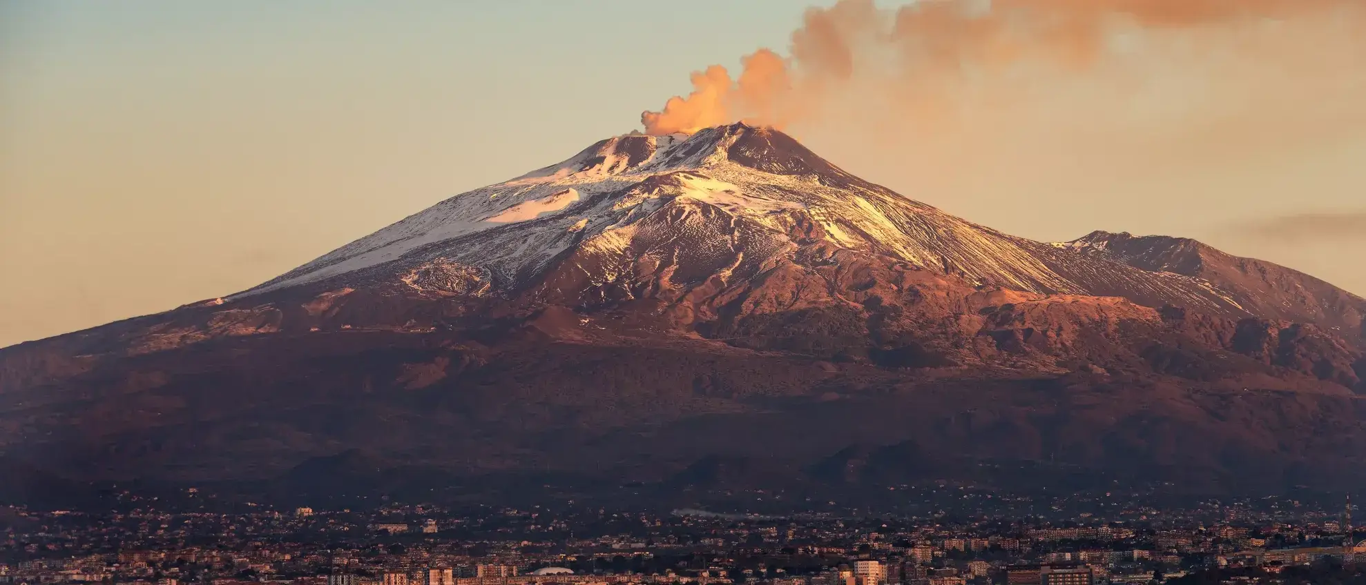 Por do sol no Monte Etna, Sicília, Itália