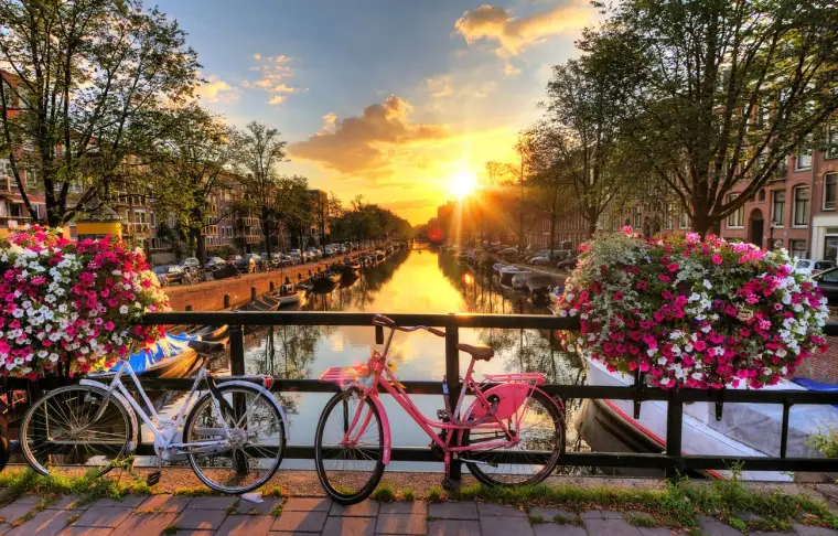 Pacote de viagem De Amsterdã a Roma pela Suíça