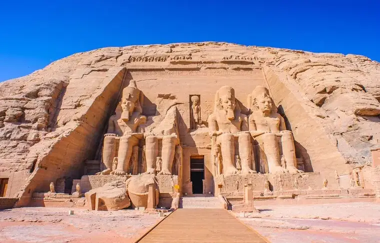Pacote de viagem Ramsés no templo de Abu Simbel