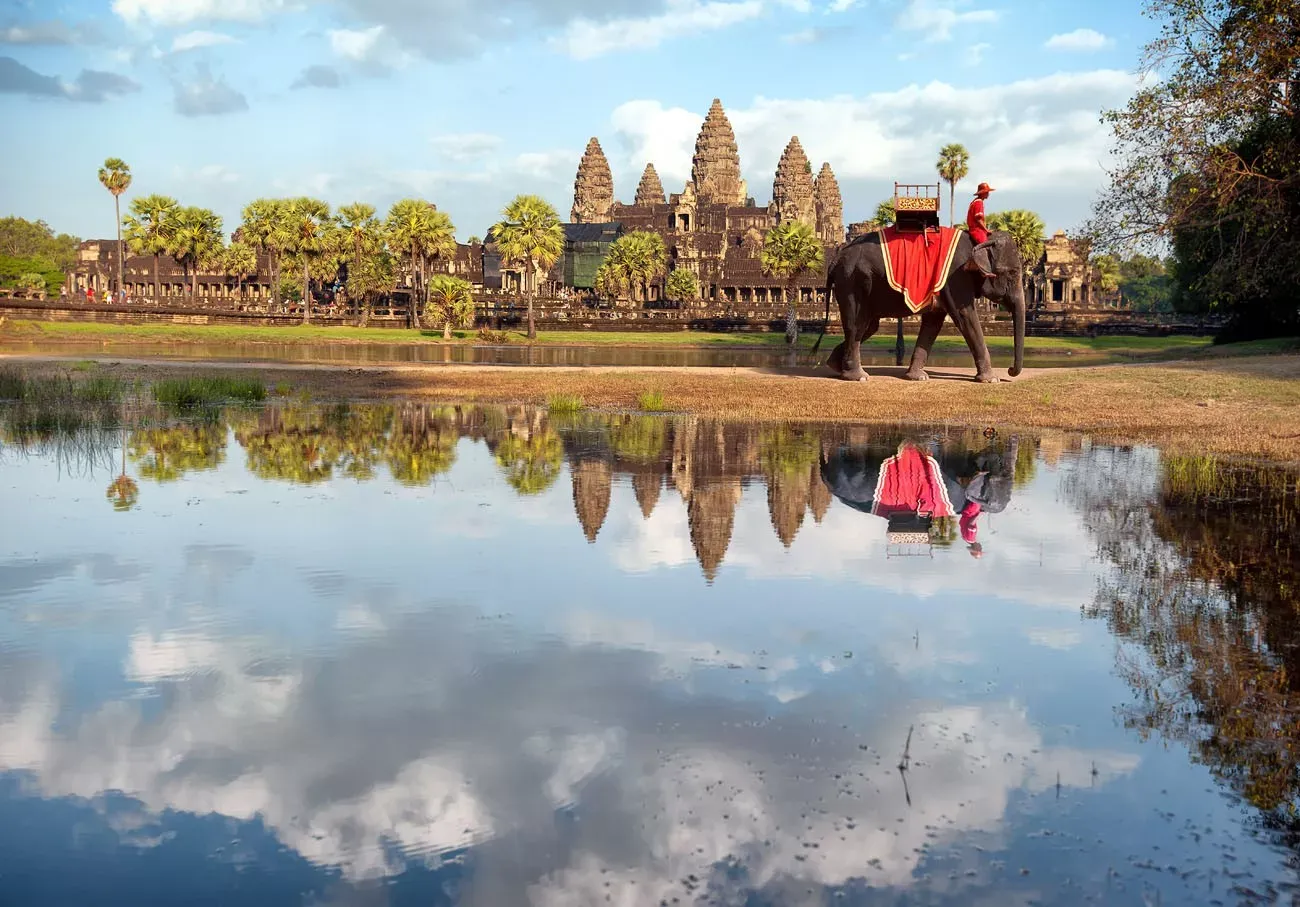 Angkor wat khmer templo fotografia de paisagem com elefante. Camboja