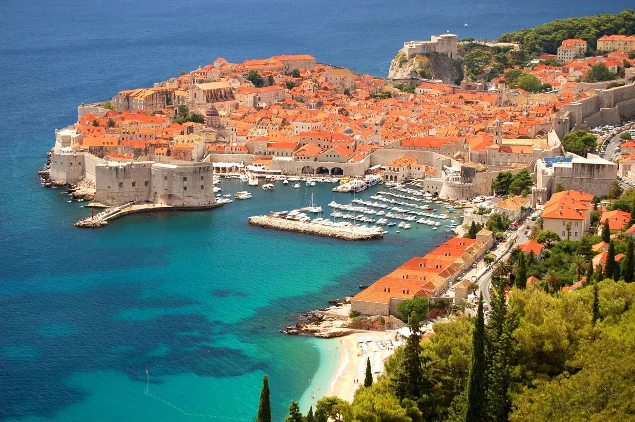 Vista deslumbrante sobre a cidade antiga de Dubrovnik, Croácia