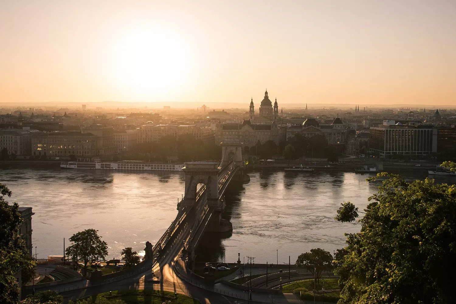 Grande cruzeiro no Danúbio Oriental