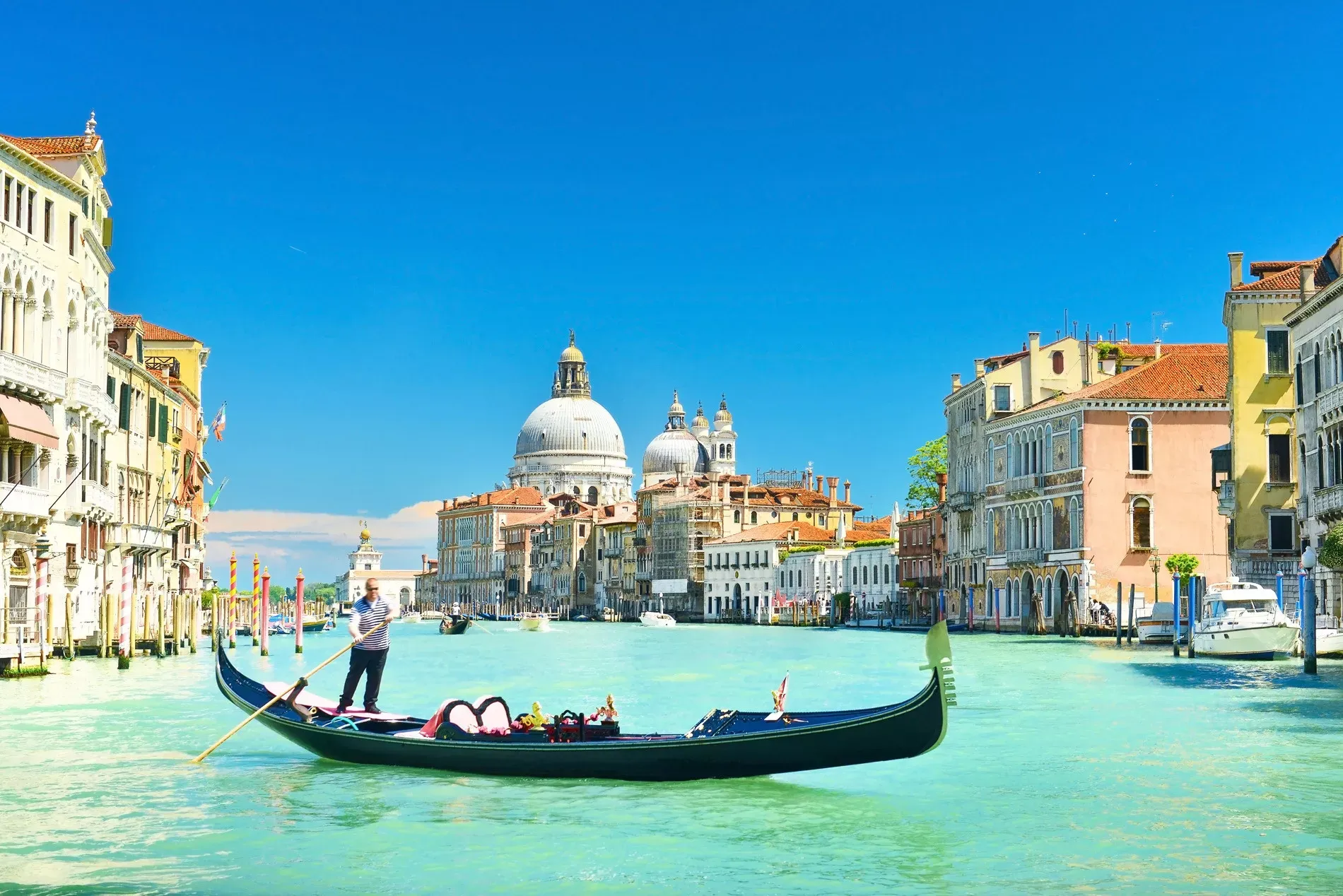 Maravilhosos Balcãs saindo de Veneza