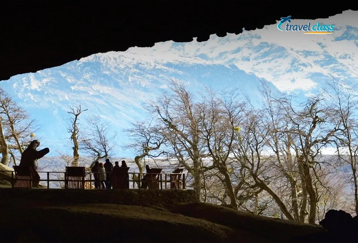 Pessoa em camelo no deserto