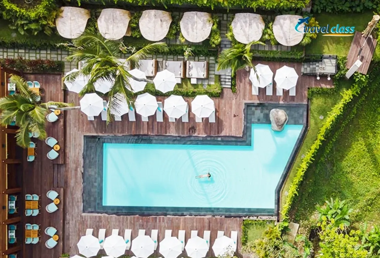 Pessoa em camelo no deserto