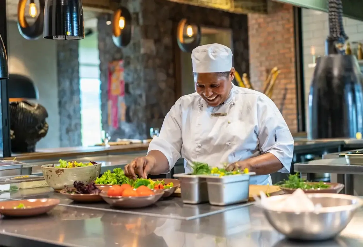 Pessoa em camelo no deserto