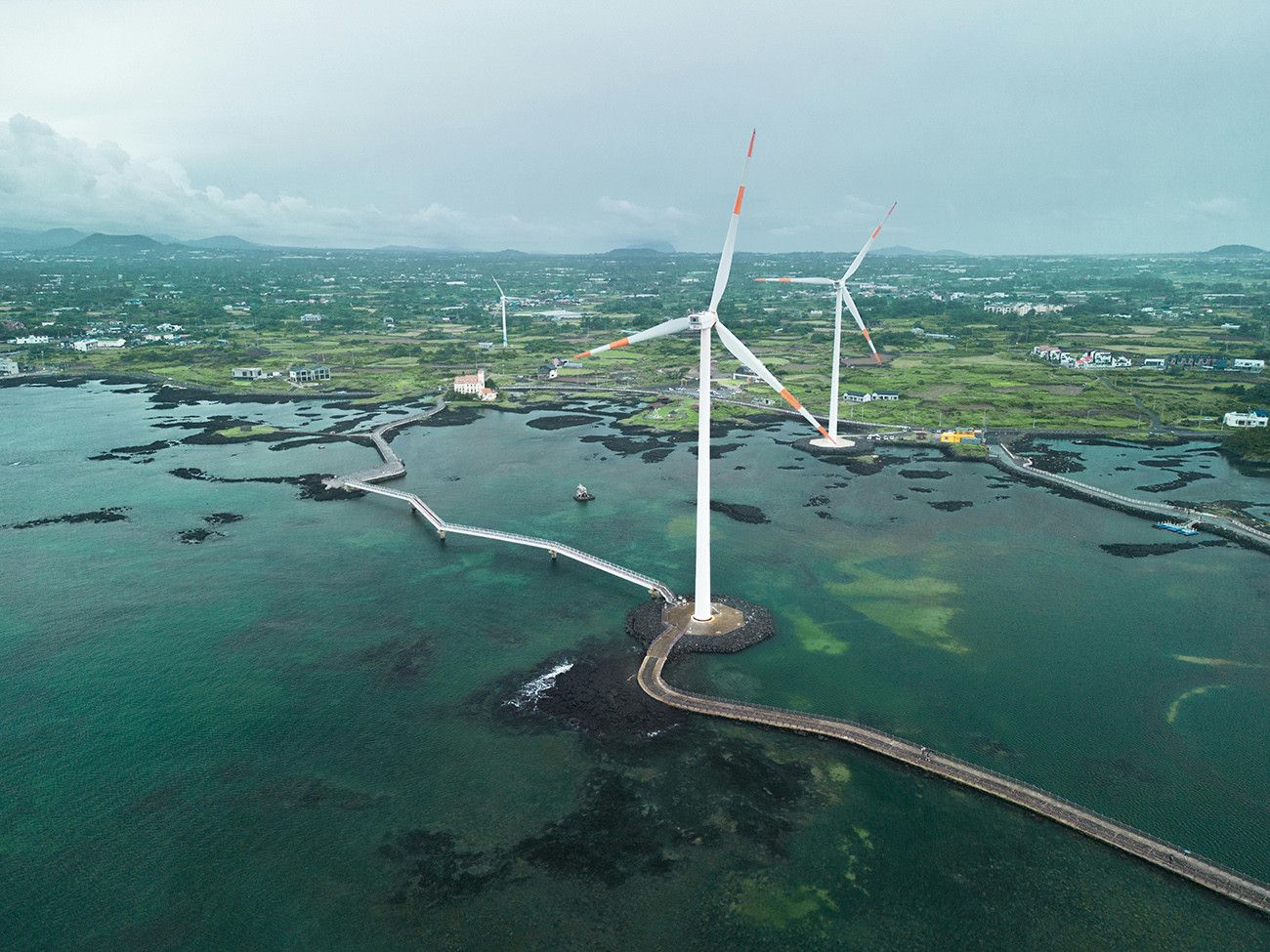 Pessoa em camelo no deserto