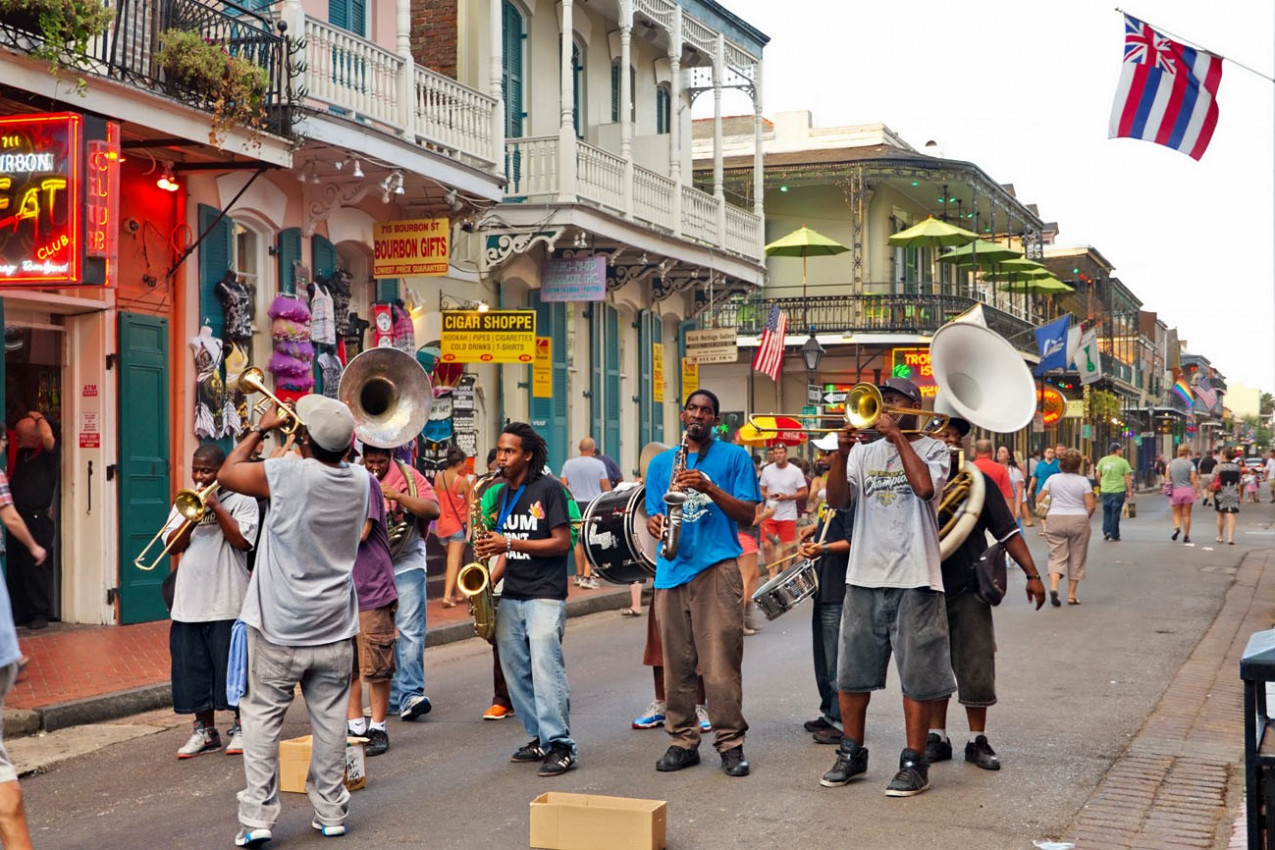 Banda de Jazz na St Bourbon em Nova Orleans