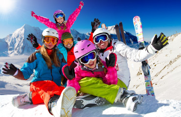 Família esquiando no Valle Nevado