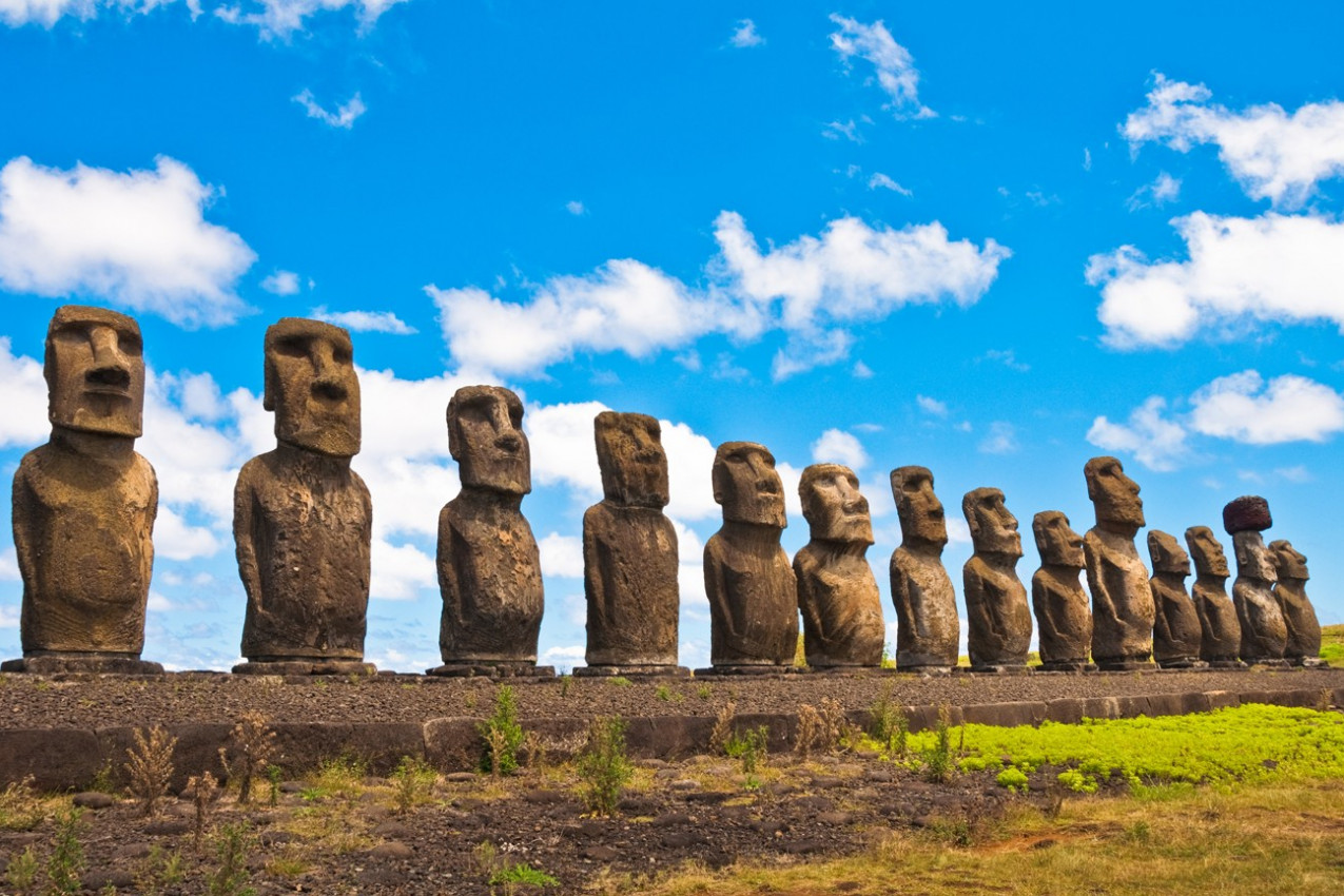 Moais em Ahu Tongariki na Ilha de Pascoa