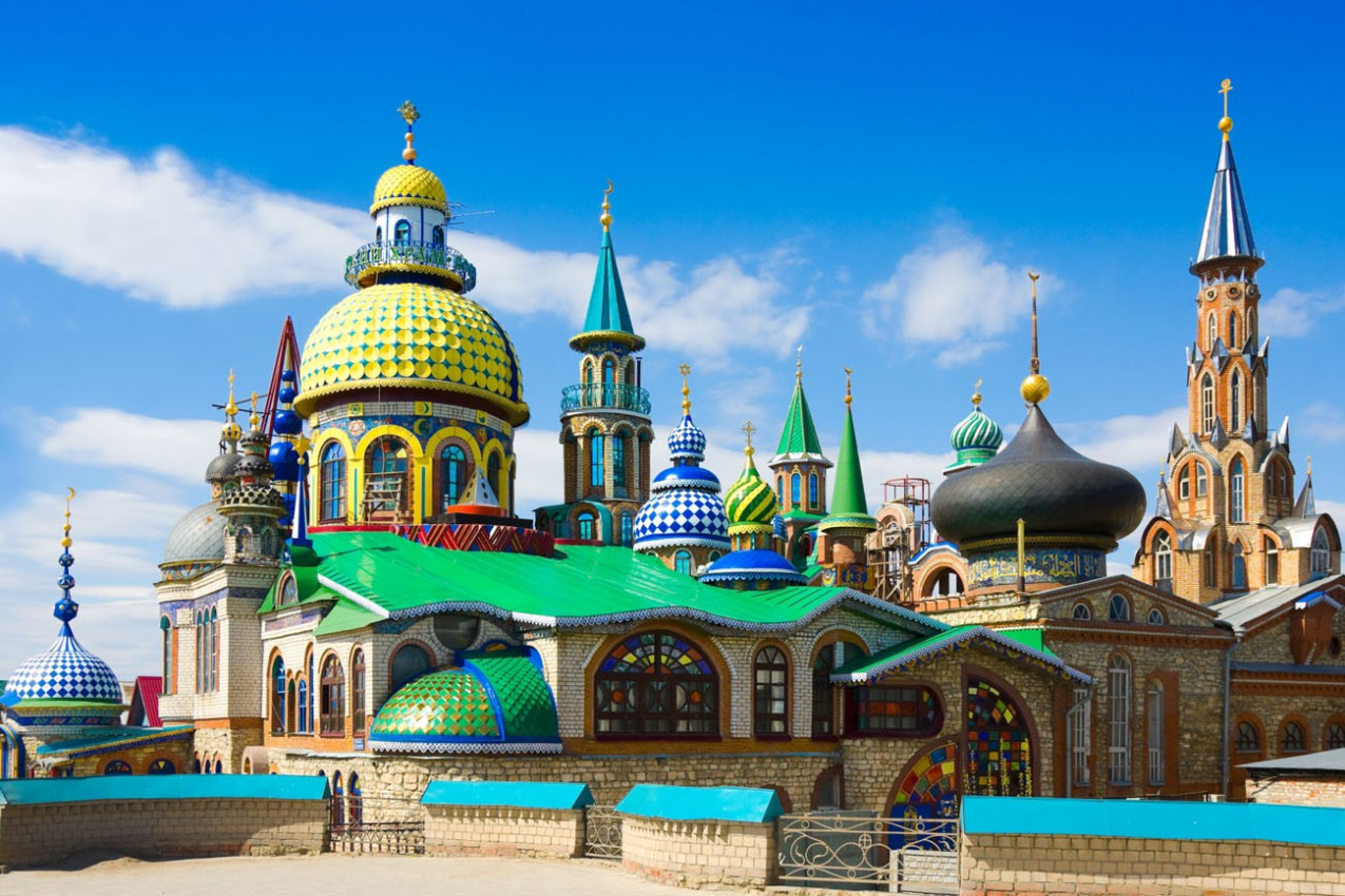 Templo de todas as religiões em Kazan, Rússia