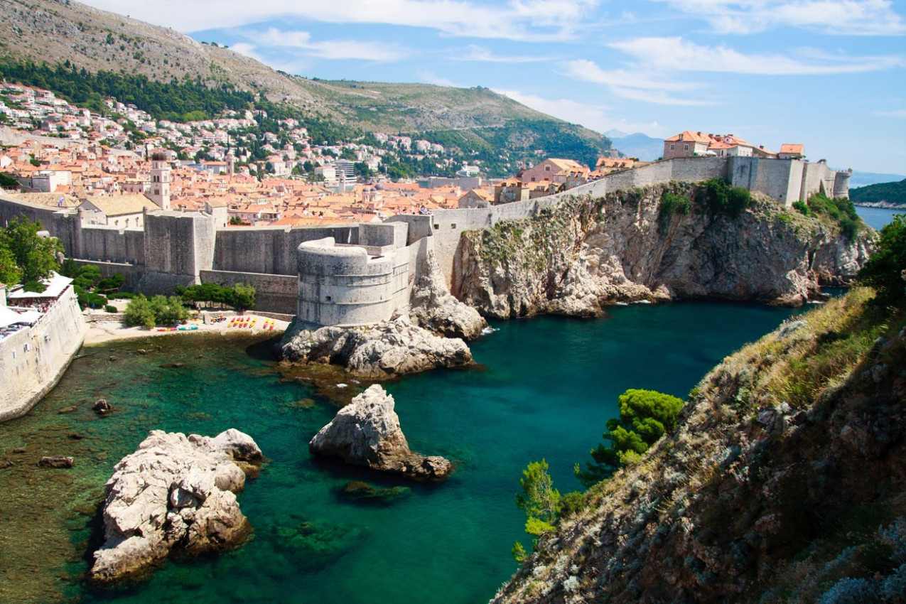 Dubrovnik vista panorâmica sobre muros da cidade