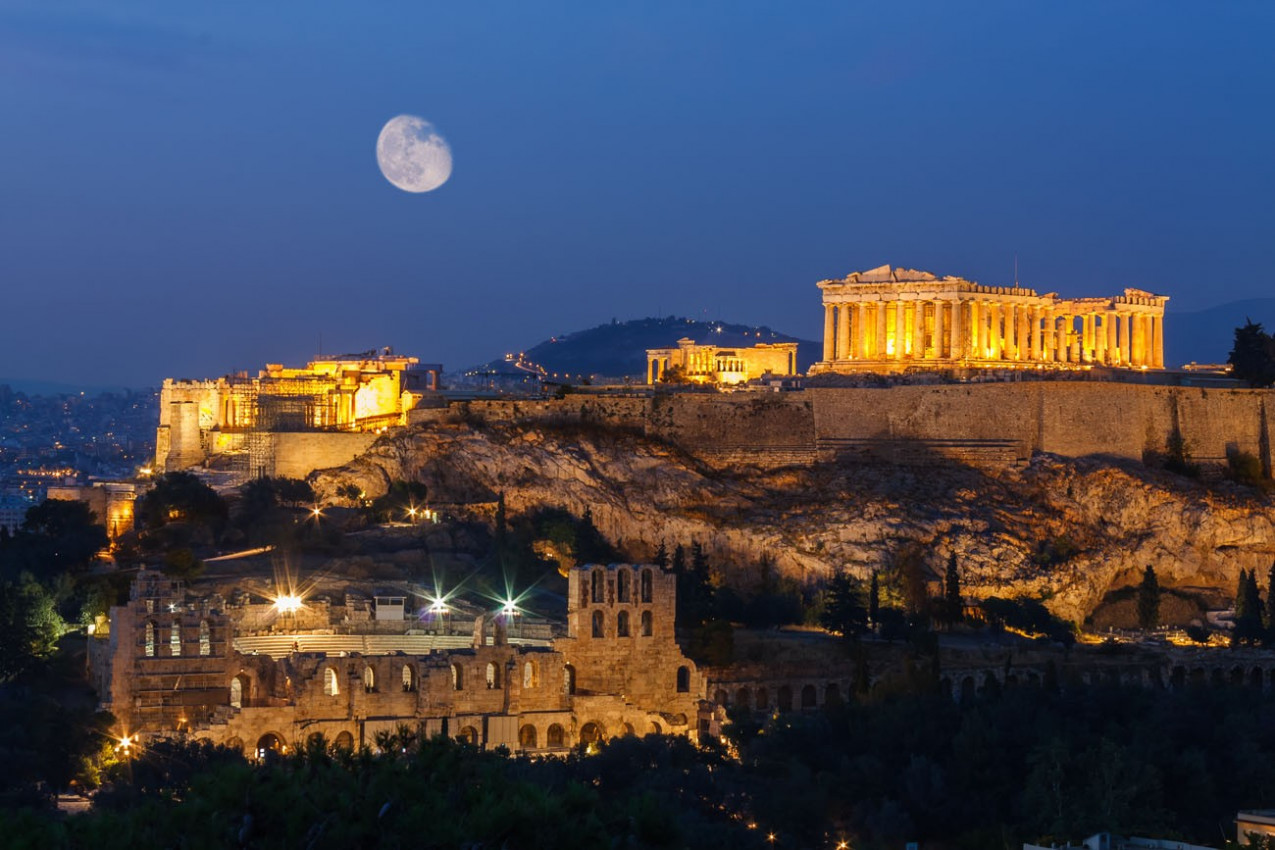 Parthenon e Herodium construção no Acropolis Hill em Atenas, Grécia