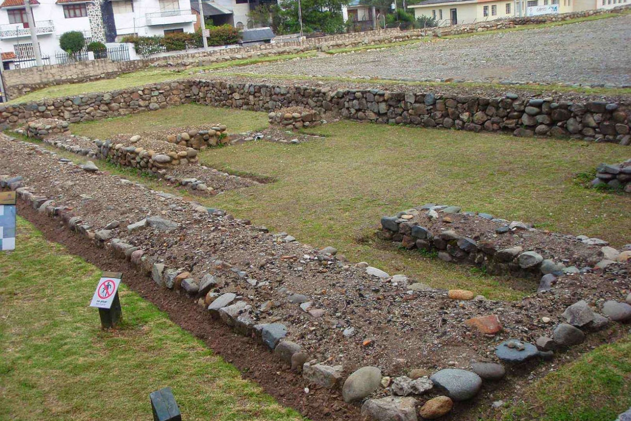 Ruinas do Sitío Arqueológico em Pumapungo em Cuenca