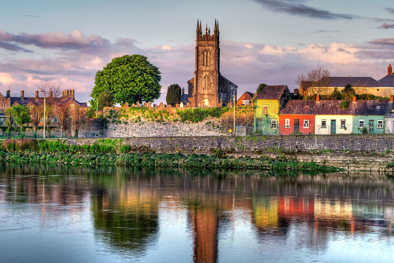 Shannon rio na cidade de Limerick, Irlanda