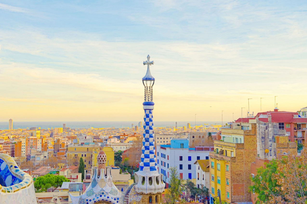 Vistas a partir do Parc Guell projetado por Antoni Gaudi, Barcelona, Espanha