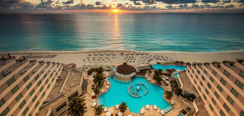 Vista de Resort para a Praia de Cancun