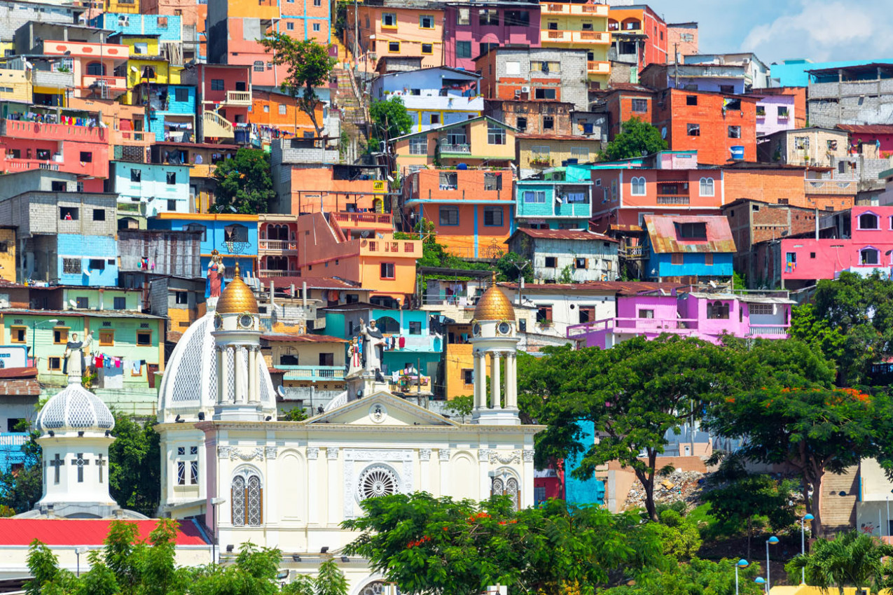 Vista de Santa Ana colina e bairro de Las Penas em Guayaquil