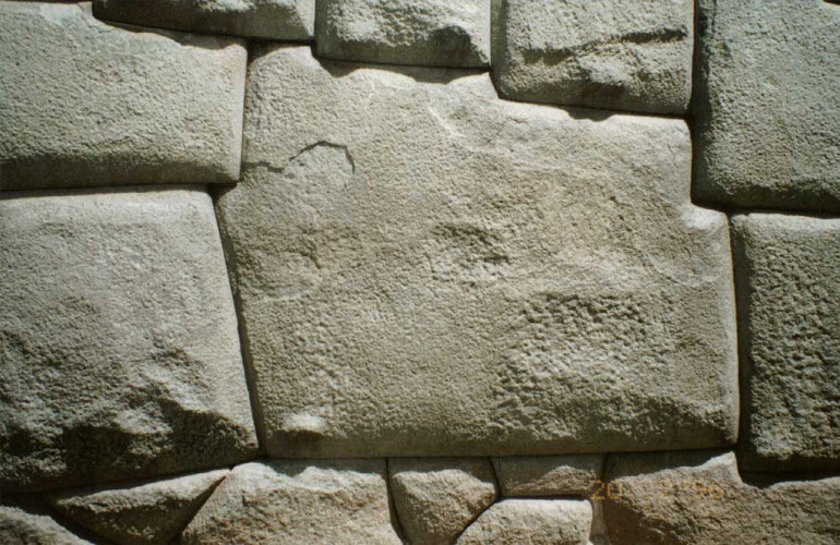Pedra dos Doze ângulos em Cusco