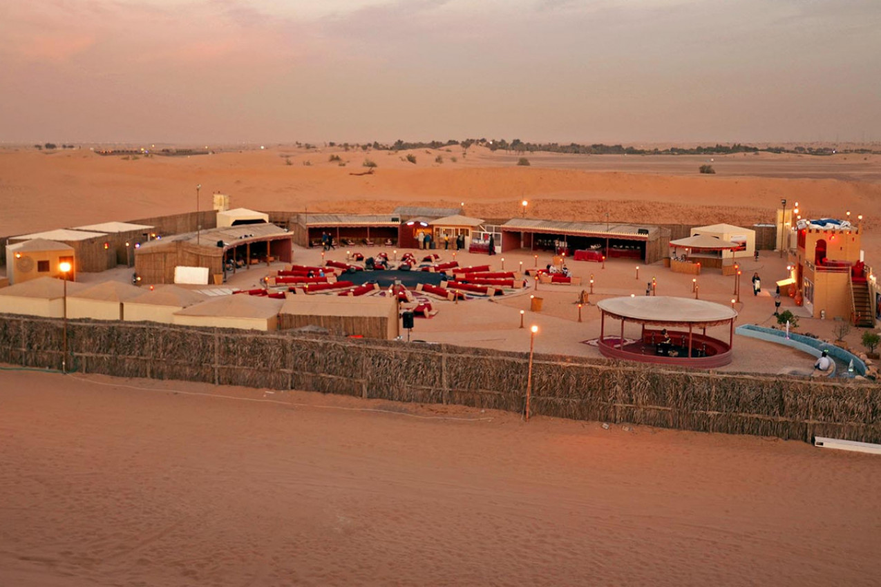 Dubai camp. Сафари Абу Даби. Сафари в пустыне Абу Даби. Дубай бедуинский лагерь. Экскурсии в сафари Абу Даби.